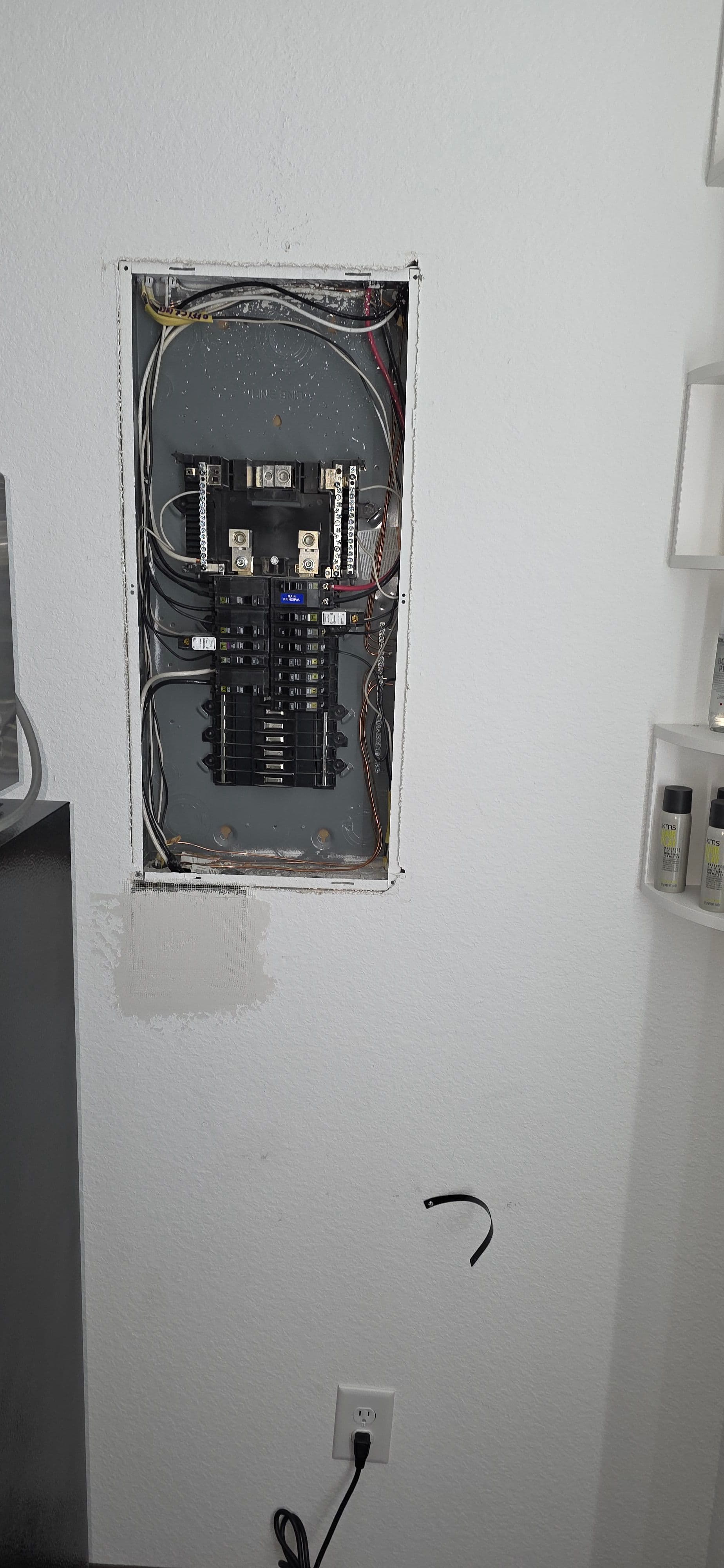 Project Ensuring Reliable Power in Your Salon image